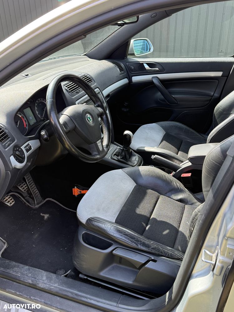 Skoda Octavia 2.0 TDI DPF RS - 10