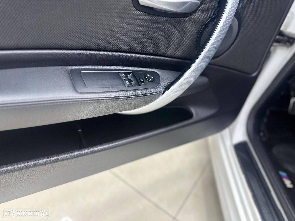 BMW 118 d Coupe Limited Edition Lifestyle c/ M Sport Pack - 13