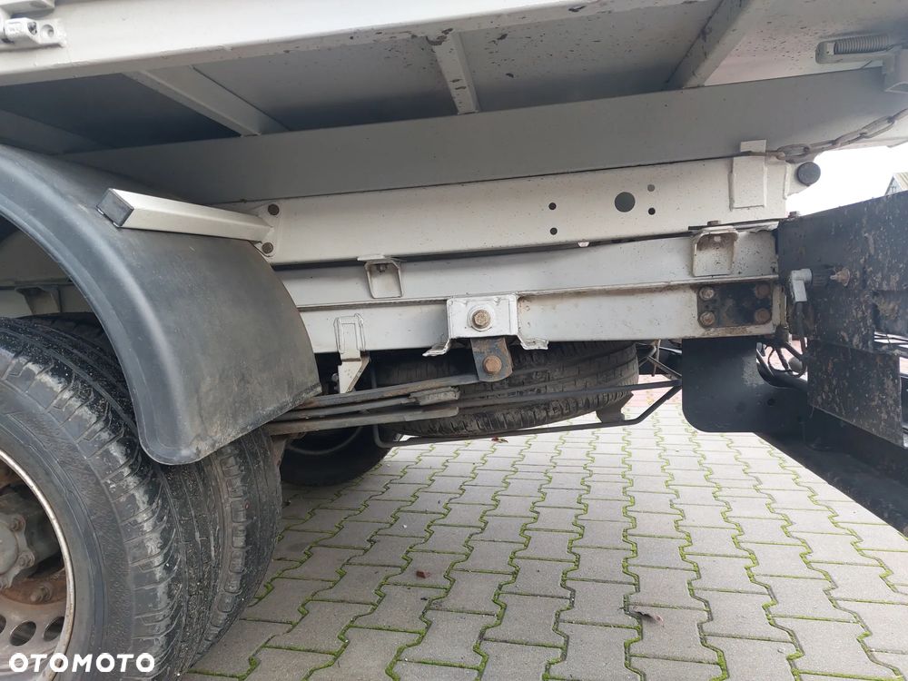 Mercedes-Benz Sprinter - 12