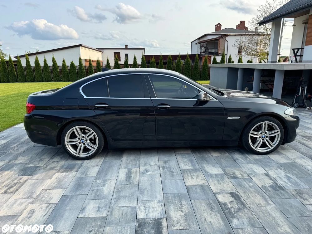 BMW Seria 5 525d xDrive - 6