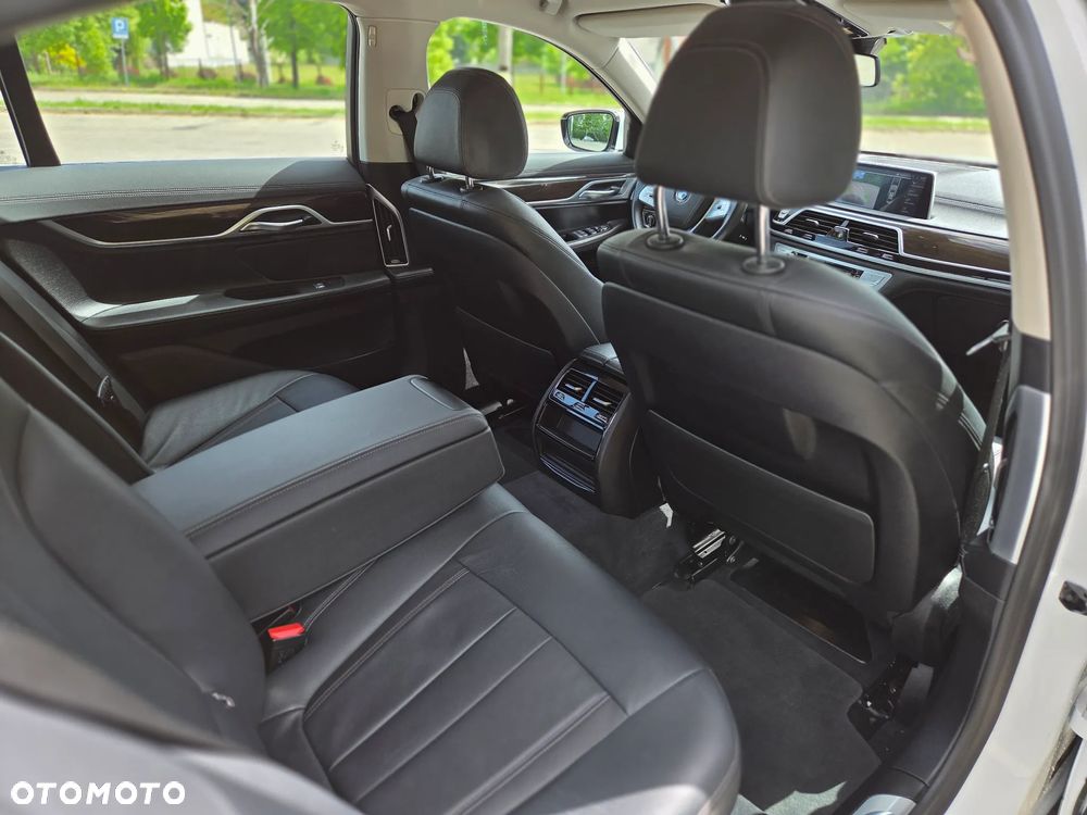 BMW Seria 7 730d - 22