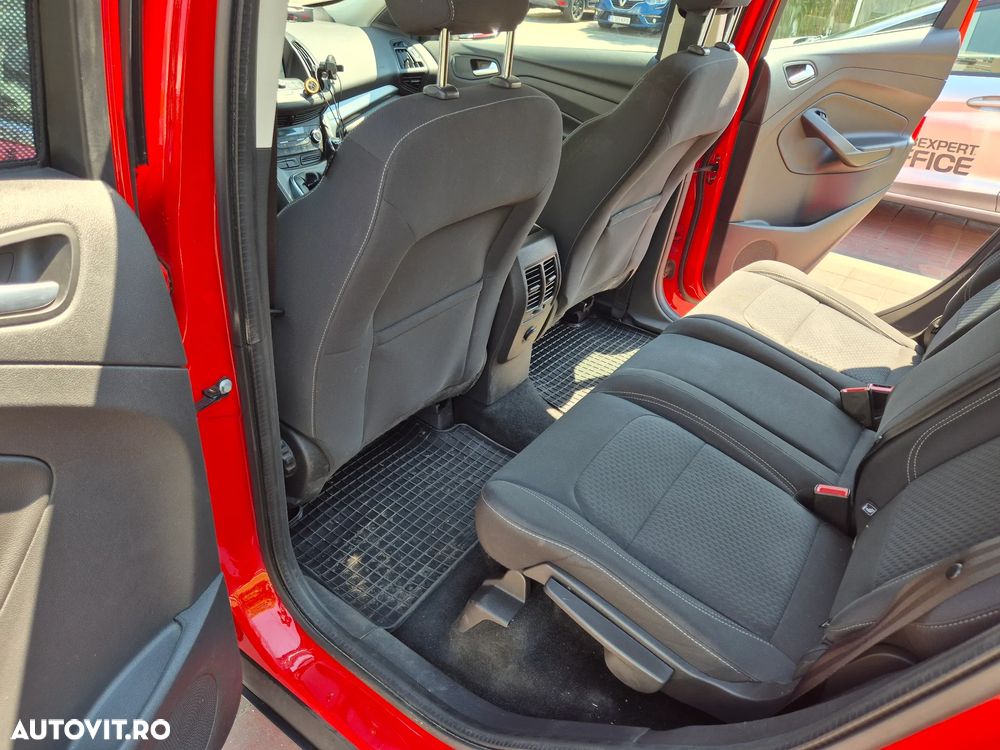 Ford Kuga - 13