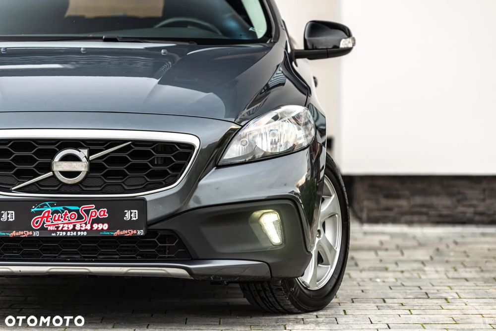 Volvo V40 Cross Country - 11
