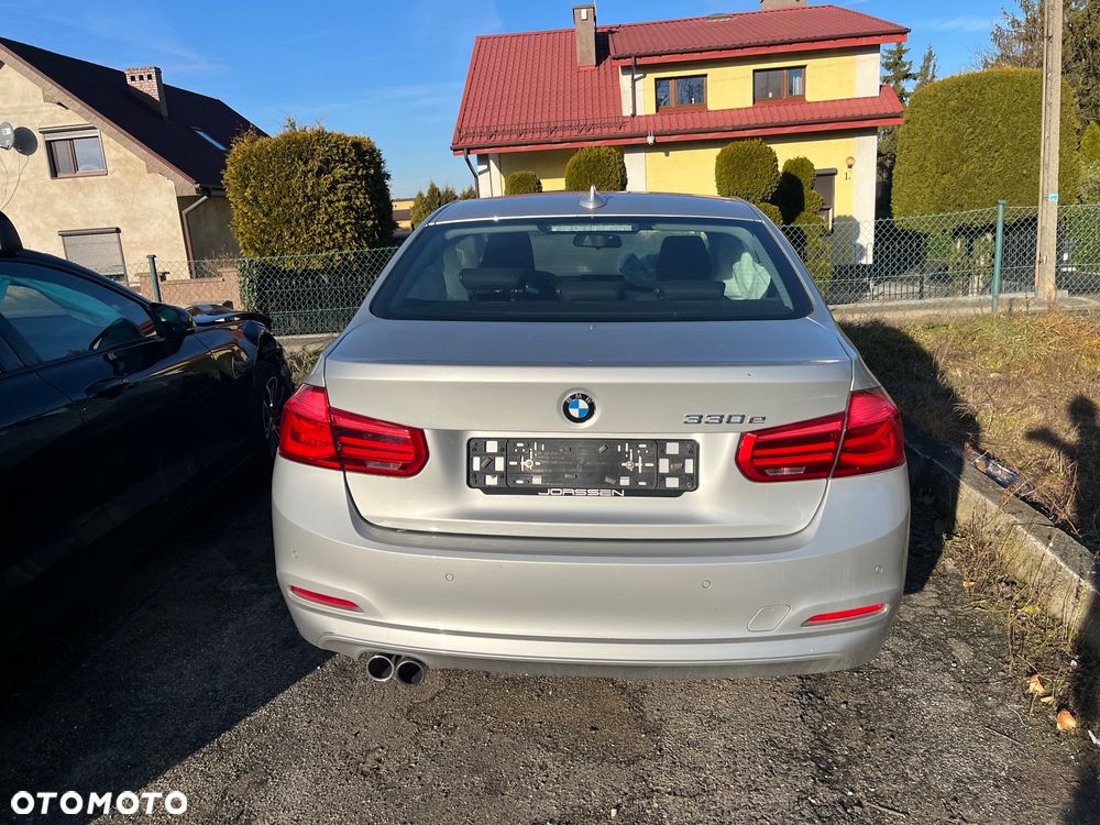 BMW Seria 3 330e iPerformance Advantage - 4