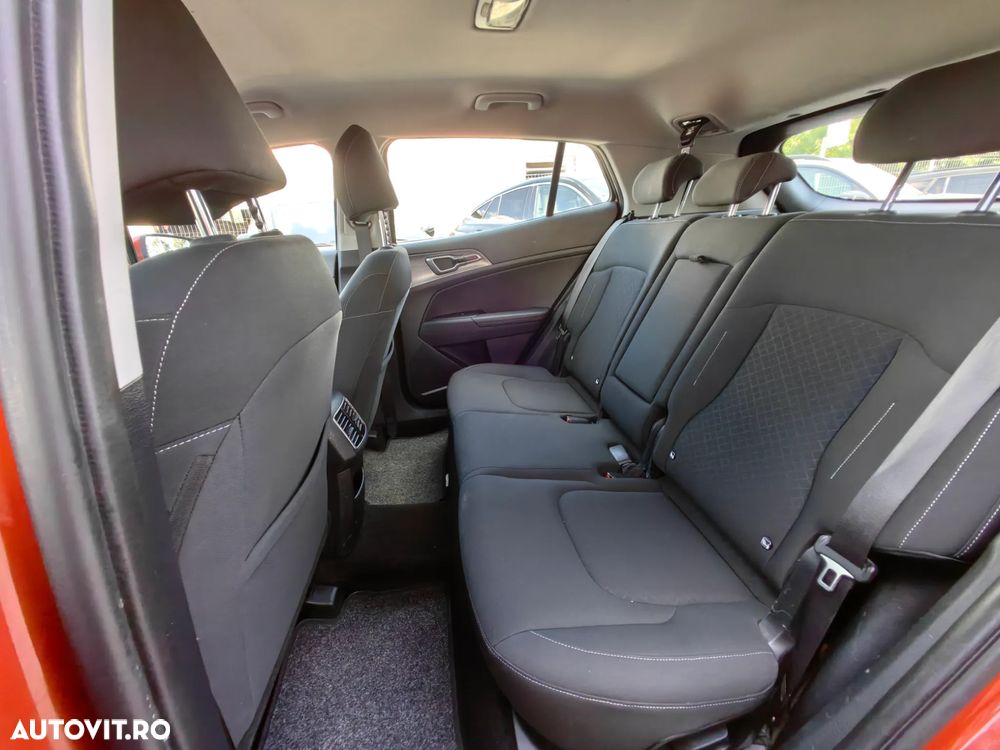Kia Sportage 1.6 DSL MHEV 7DCT HP 4x2 Business Line - 8
