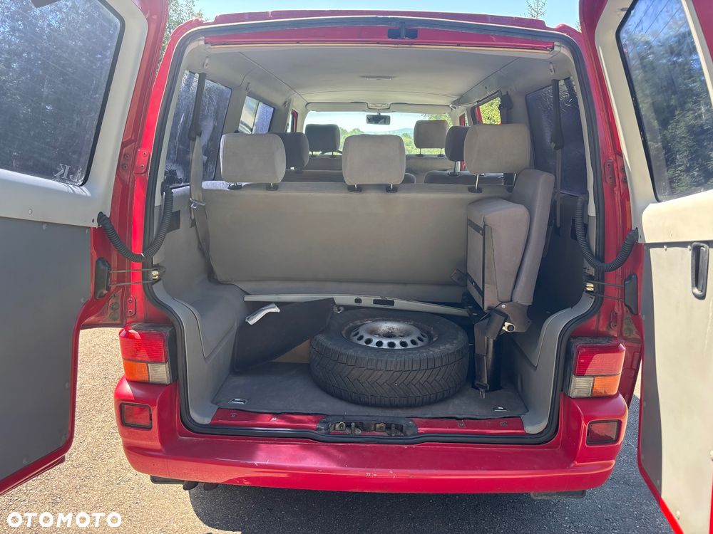 Volkswagen Caravelle - 13