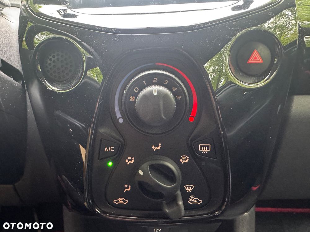 Toyota Aygo x-clusiv - 17