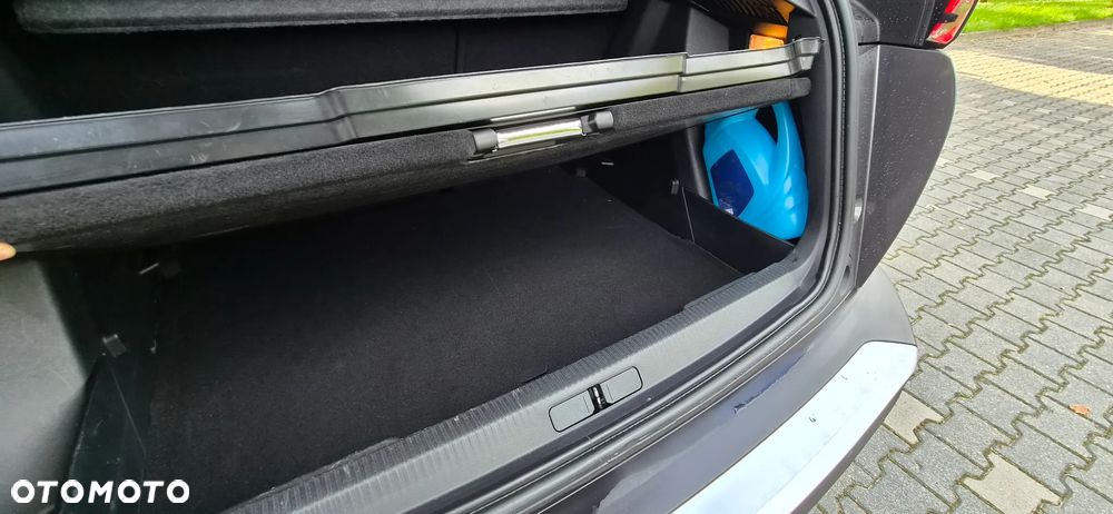 Peugeot 2008 1.5 BlueHDi Allure S&S - 22