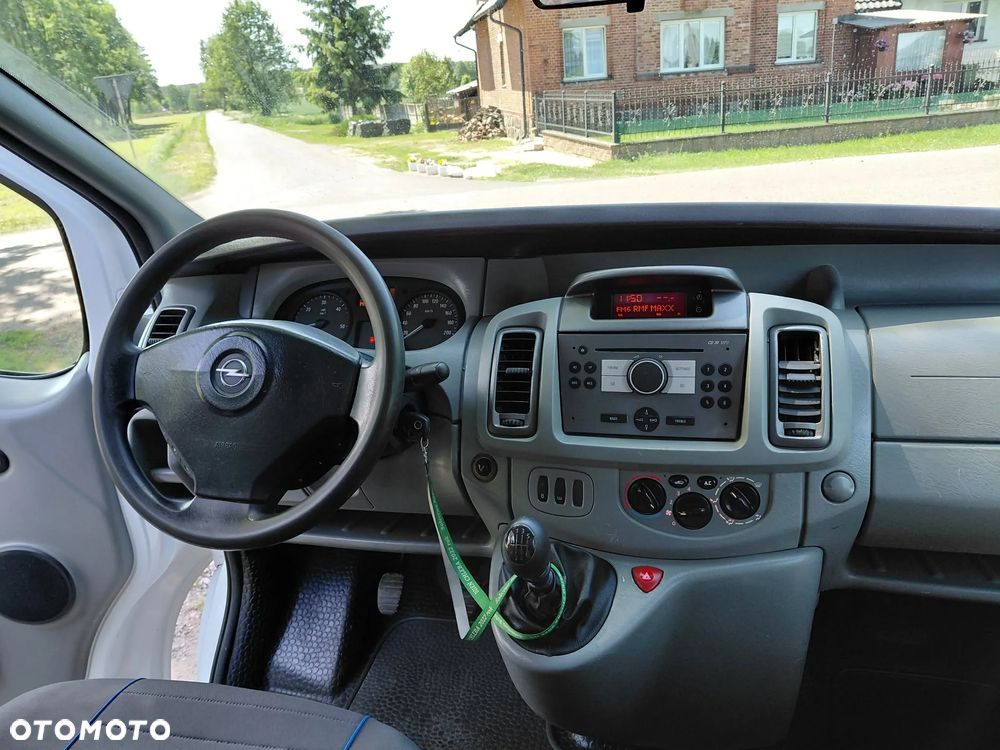 Opel Vivaro L2H1 2.9t - 12