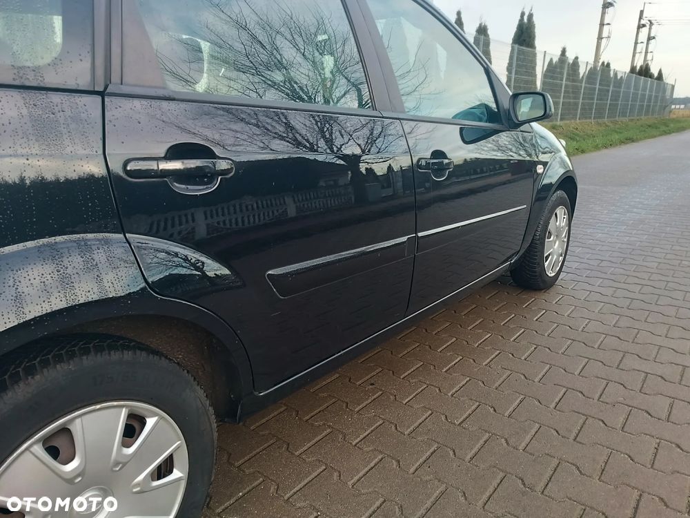 Ford Fiesta 1.4 Ambiente - 25