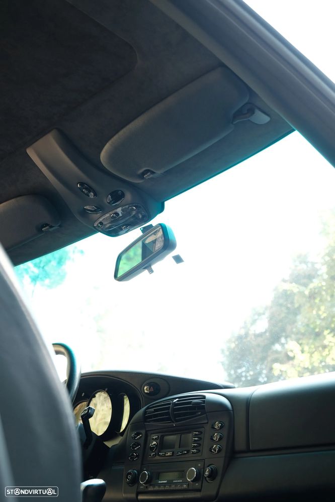 Porsche 911 (996) Carrera 4 Coupé - 43