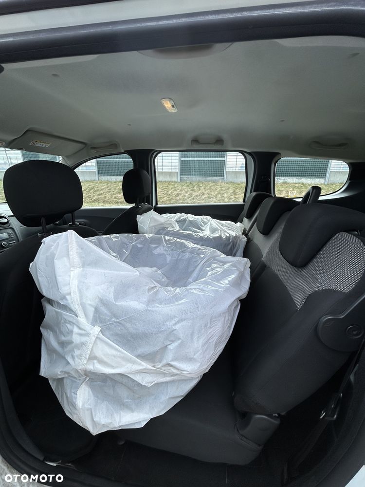 Dacia Lodgy 1.6 SCe Ambiance S&S - 23