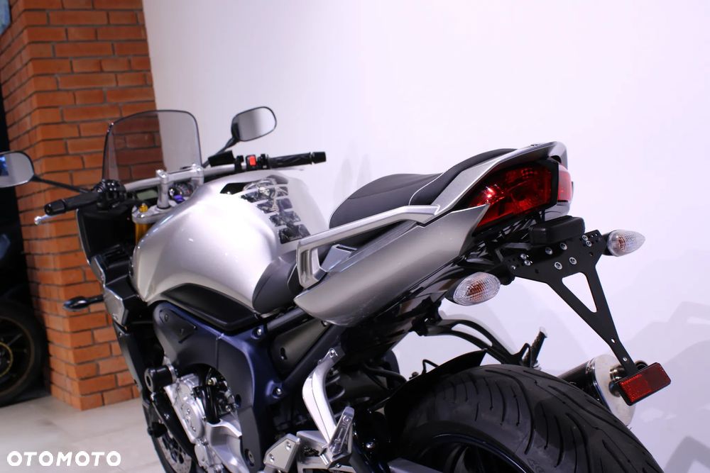 Yamaha FZ - 15