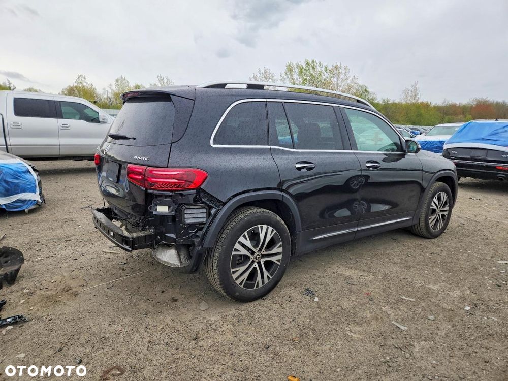 Mercedes-Benz GLB - 4