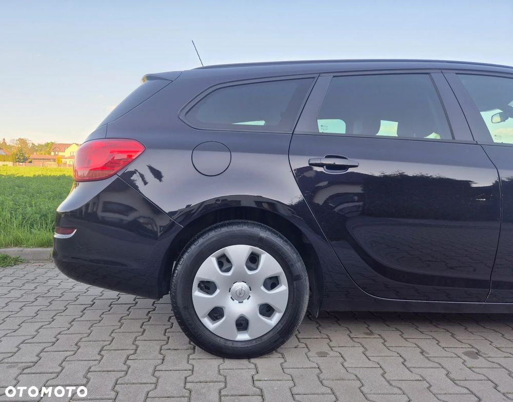 Opel Astra 1.4 ecoFLEX - 17