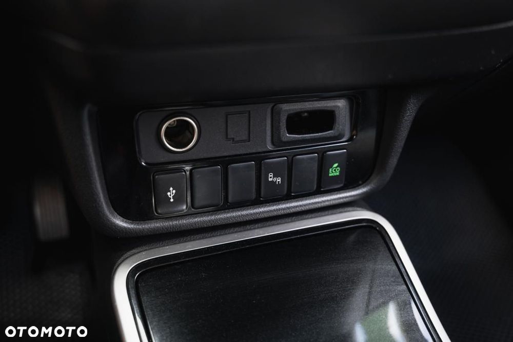 Mitsubishi Outlander - 18