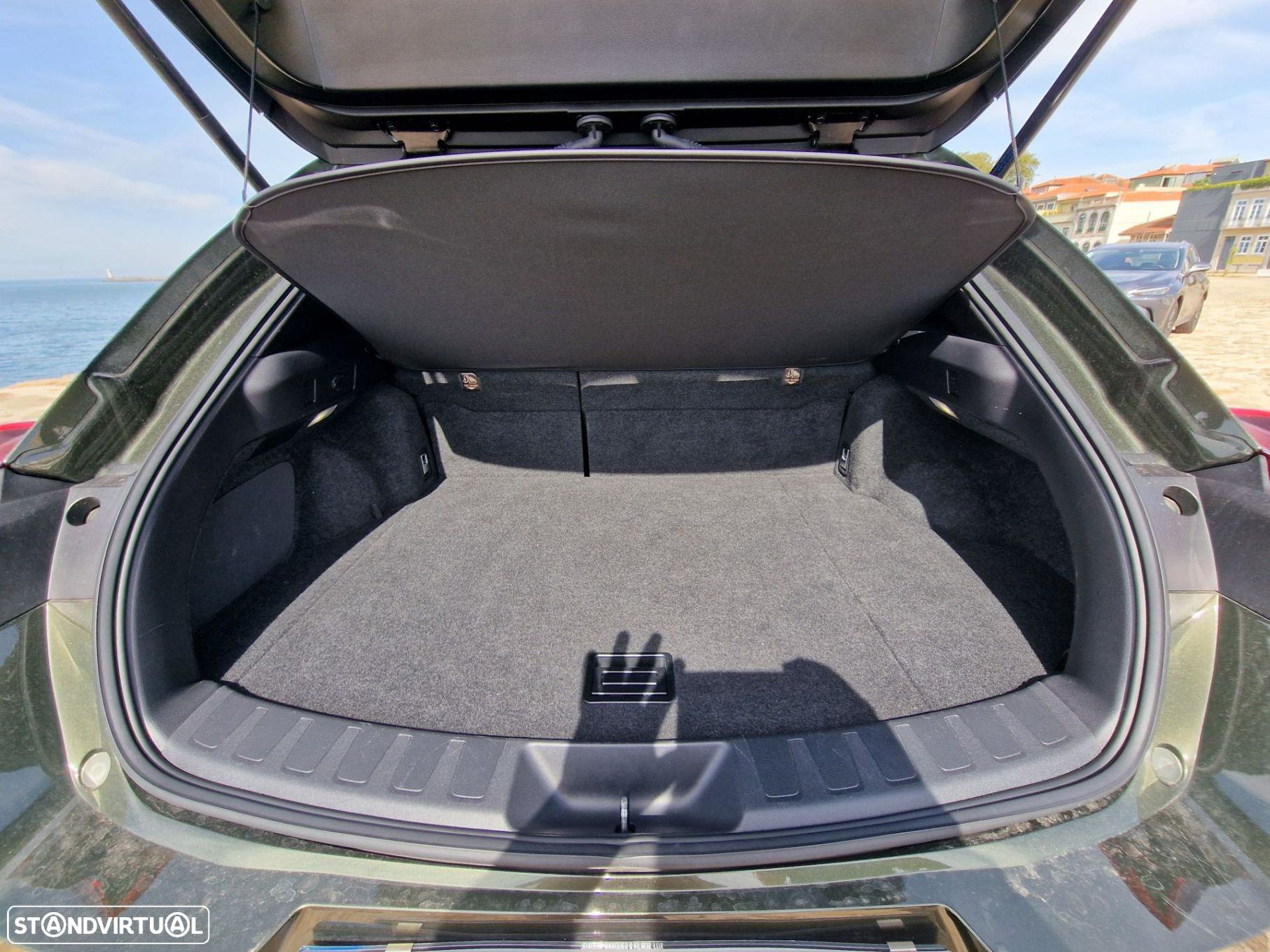 Lexus ux-250h Sport (Ecrã 12.3) - 20