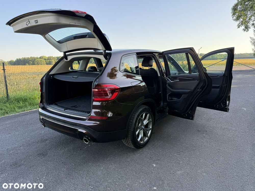 BMW X3 xDrive20i Advantage - 21