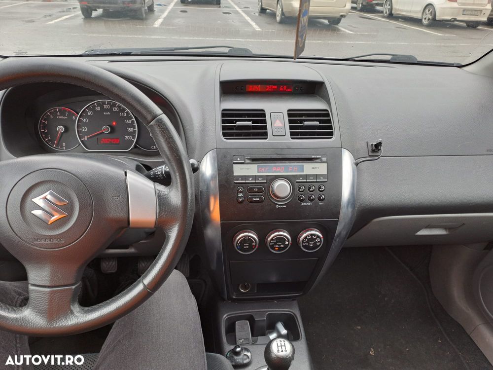 Suzuki SX4 1.6L 2WD GS - 12