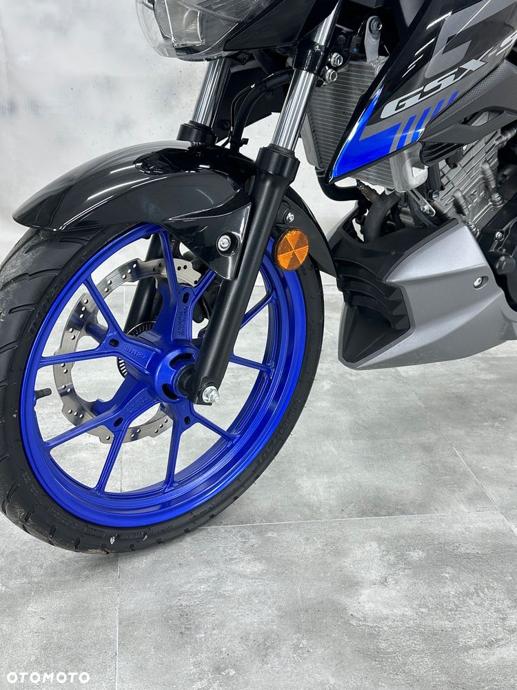 Suzuki GSX - 15