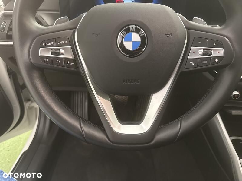BMW Seria 3 318i - 13