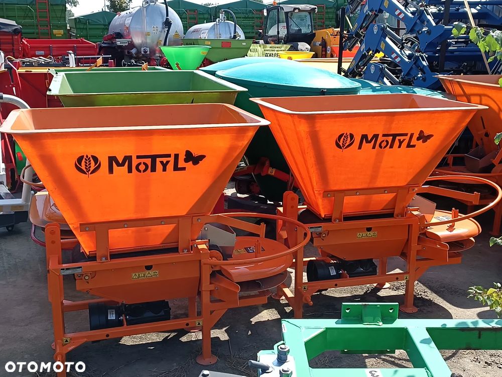 Inny Rozsiewacz nawozów i wapna, taśmowy jedno i dwu tarczowy Kłos, Motyl 300, 400, 600, 800 1000 litrów, Rozsiewacz nawozów dwutarczowy ABRA2 - MAXI, Semior, Unior, Unior2, Mini, Mini2, Rozsiewacz dwutarczowy DEX-WAL (Lift, Tornado duo Turbo), Rozsiewacz nawozów Pronar  FD1-M05 - 39