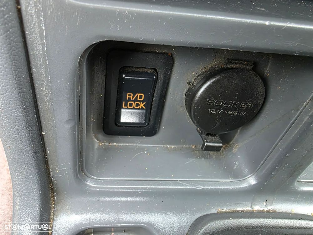 Mitsubishi Pajero 2.5 TDi GLS - 14