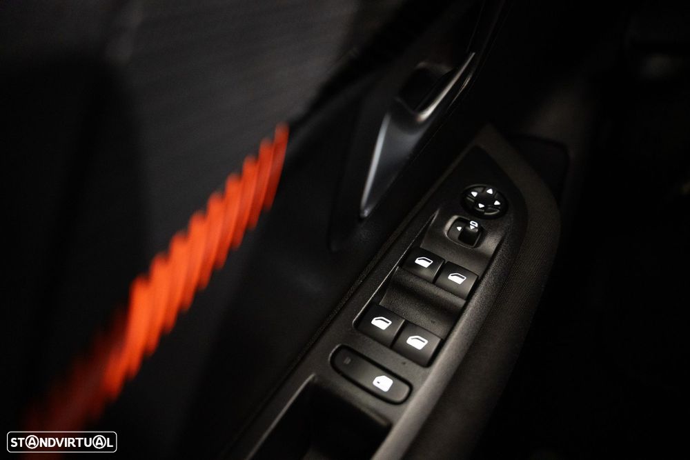 Peugeot 208 1.2 PureTech Allure EAT8 - 13