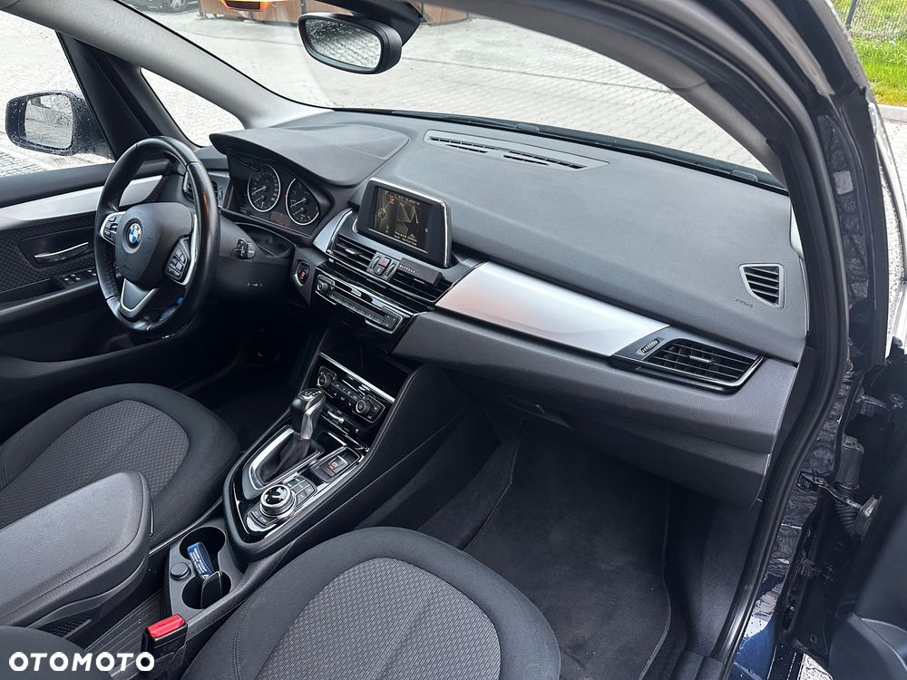 BMW Seria 2 218i - 8