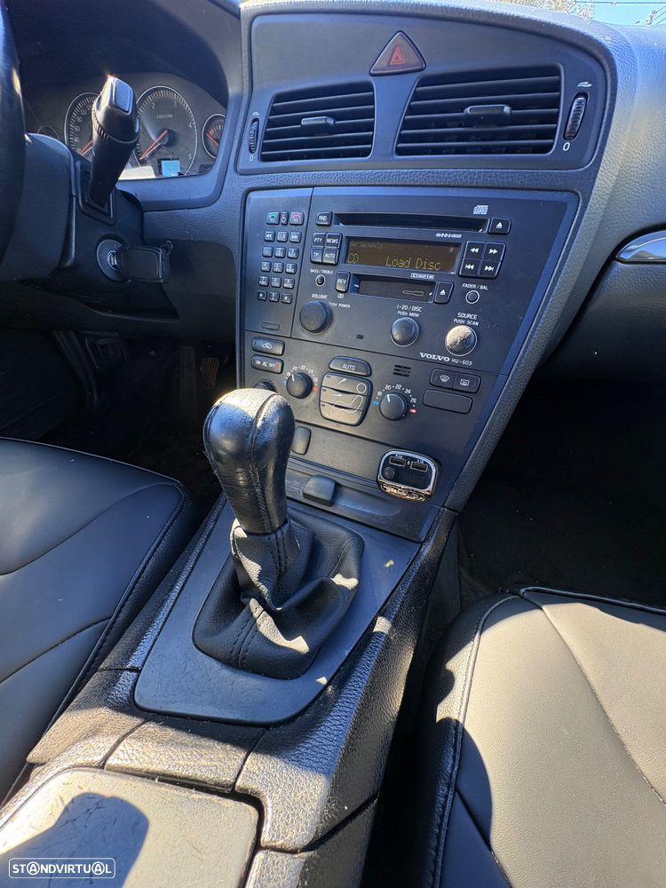 Volvo S60 2.4 D5 - 12