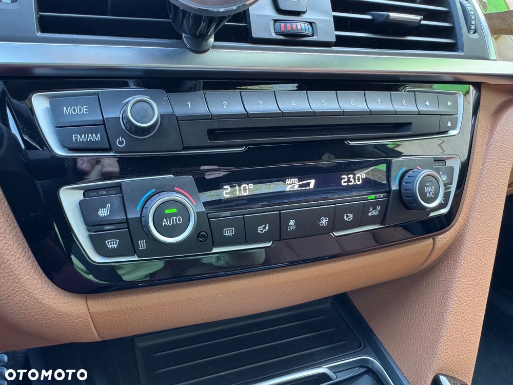 BMW Seria 3 330e iPerformance Luxury Line - 39