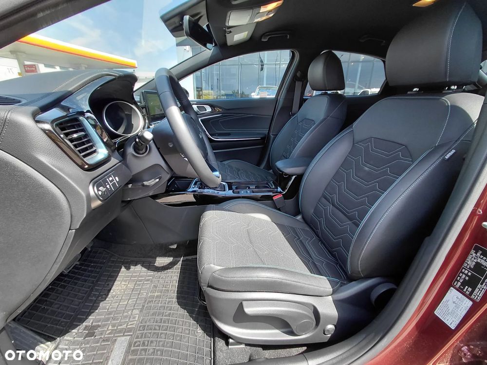 Kia XCeed - 11