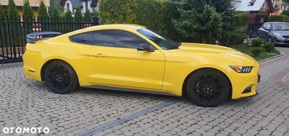 Ford Mustang - 4