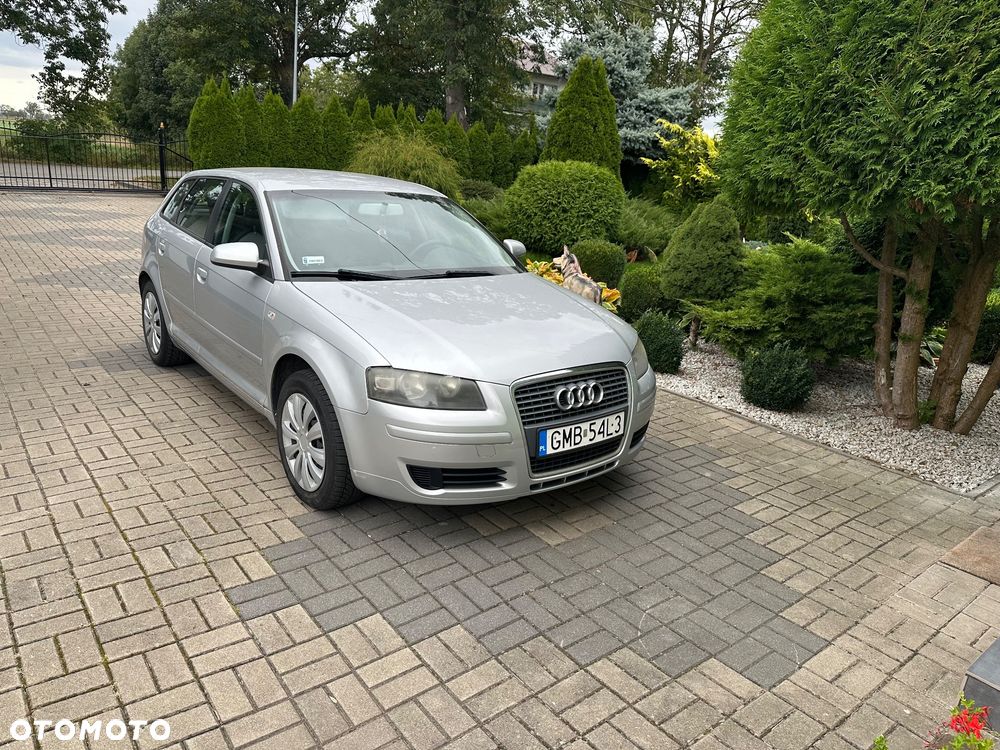 Audi A3 Sportback - 1