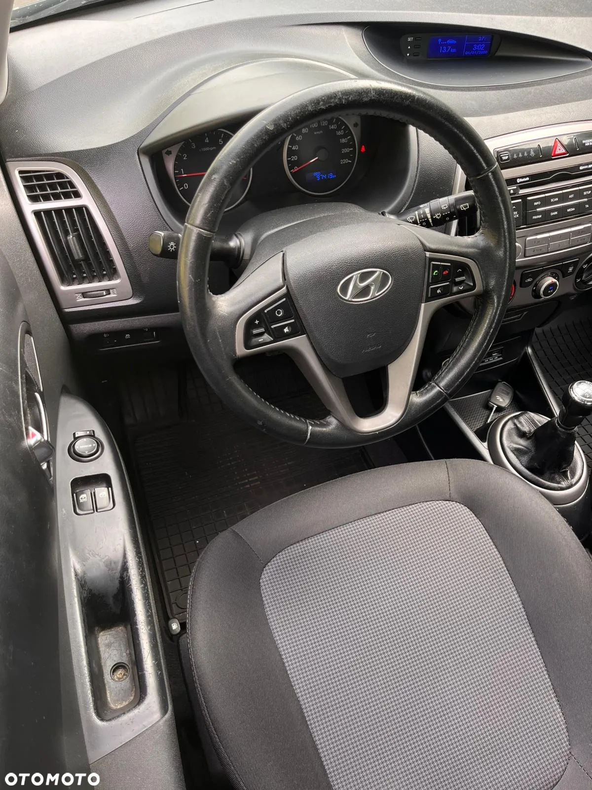Hyundai i20 blue 1.2 YES Silver - 12