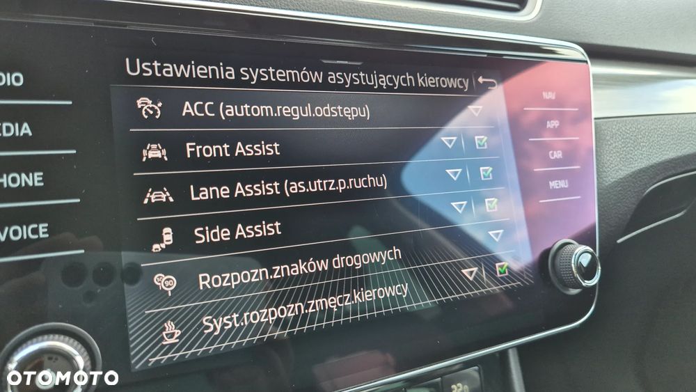 Skoda Superb 2.0 TDI SCR Style DSG - 21