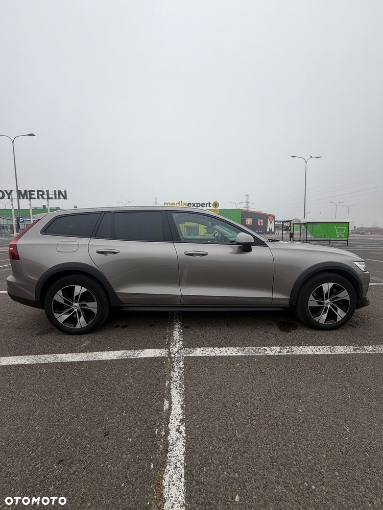 Volvo V60 2021 photo 5