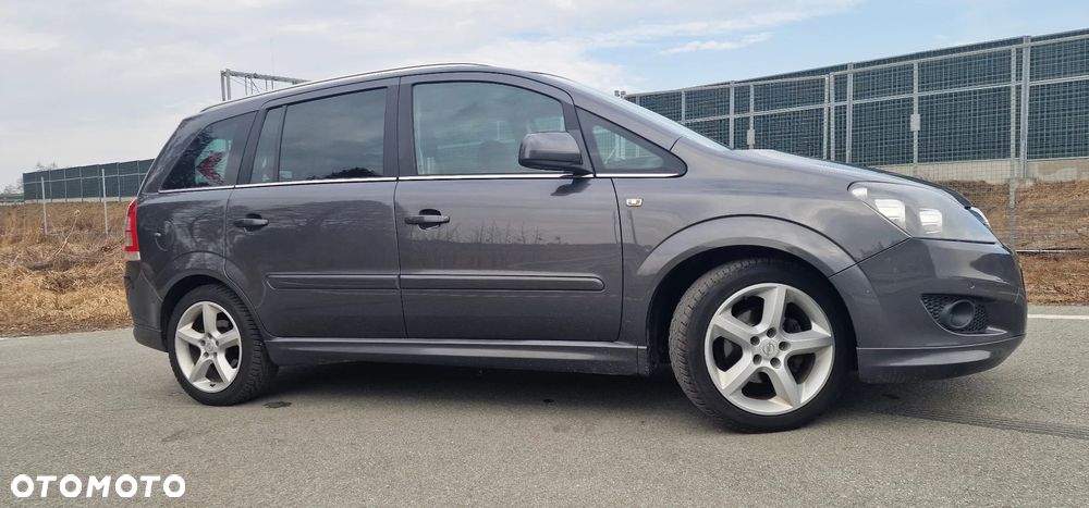 Opel Zafira 1.8 Sport - 10