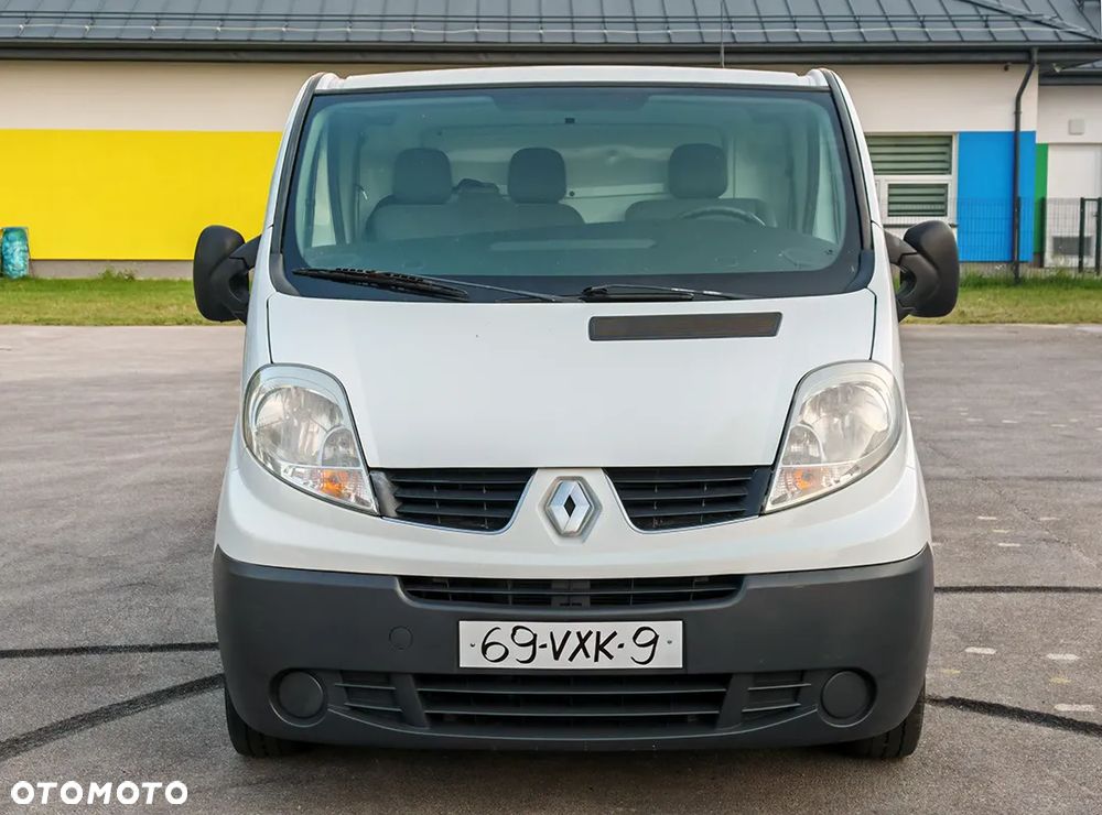 Renault TRAFIC - 2
