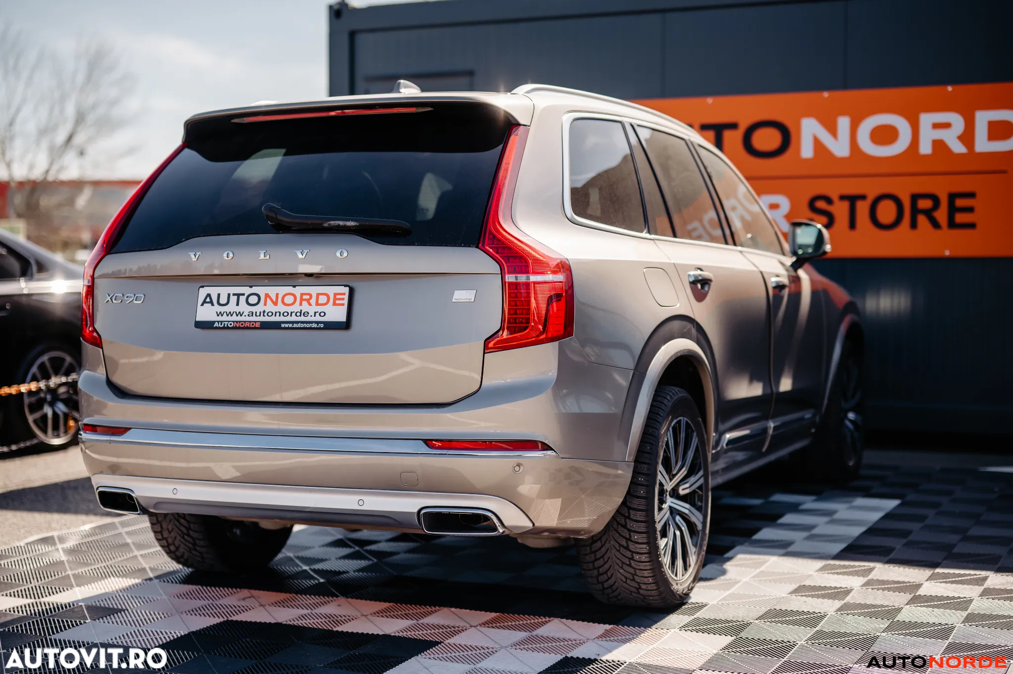 Volvo XC 90 Recharge T8 eAWD Inscription - 12