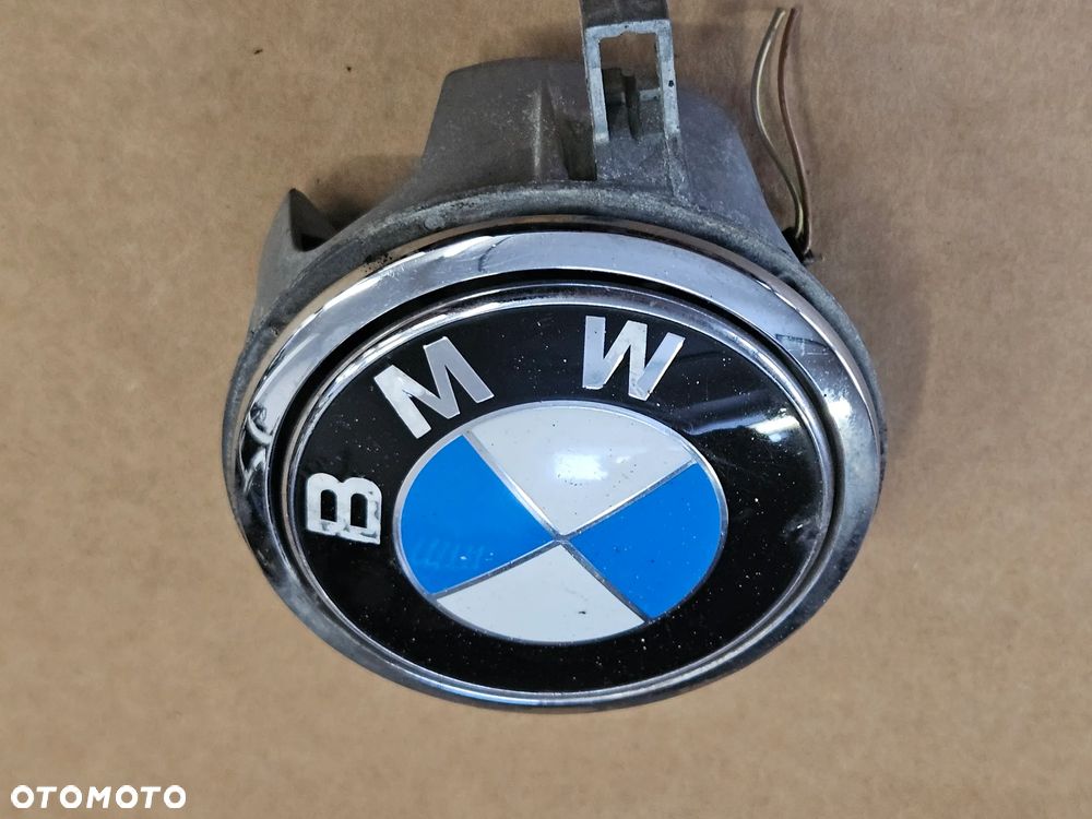 BMW 1 I  E87 klamka klapy tył emblemat mikrostyk - 1