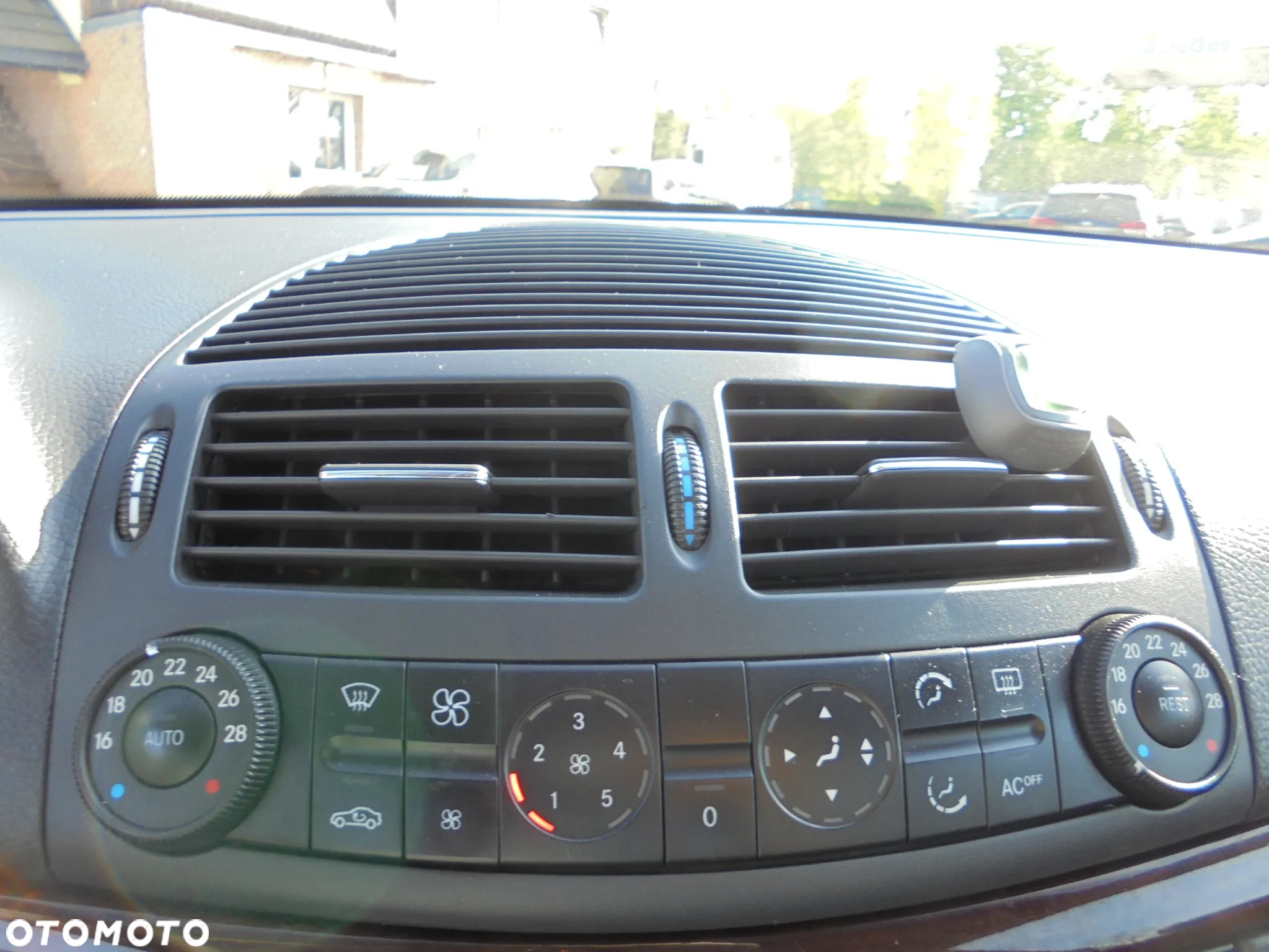 Mercedes-Benz Klasa E 200 CDI Automatik Classic - 23