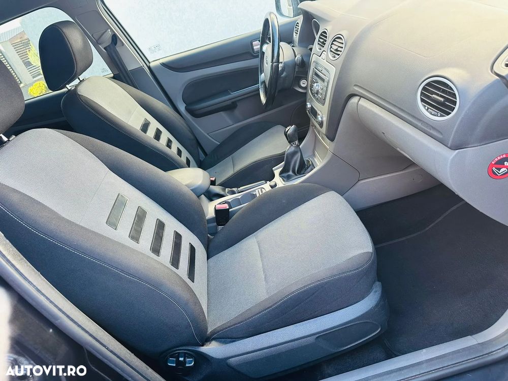 Ford Focus 1.6i Trend Champions League - 9