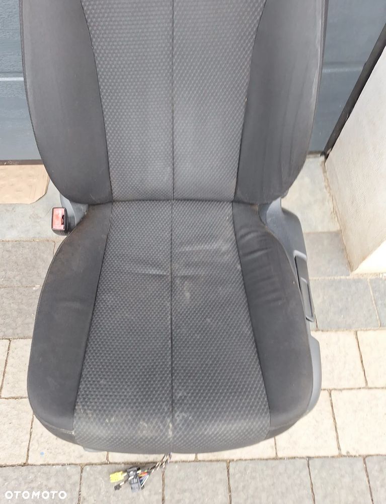 FOTEL LEWY PRZÓD- VOLKSWAGEN PASSAT B6 -EUROPA - 4