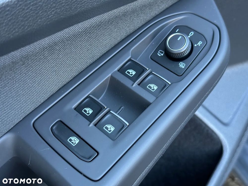 Volkswagen Golf VIII 1.5 eTSI EVO Life DSG - 8