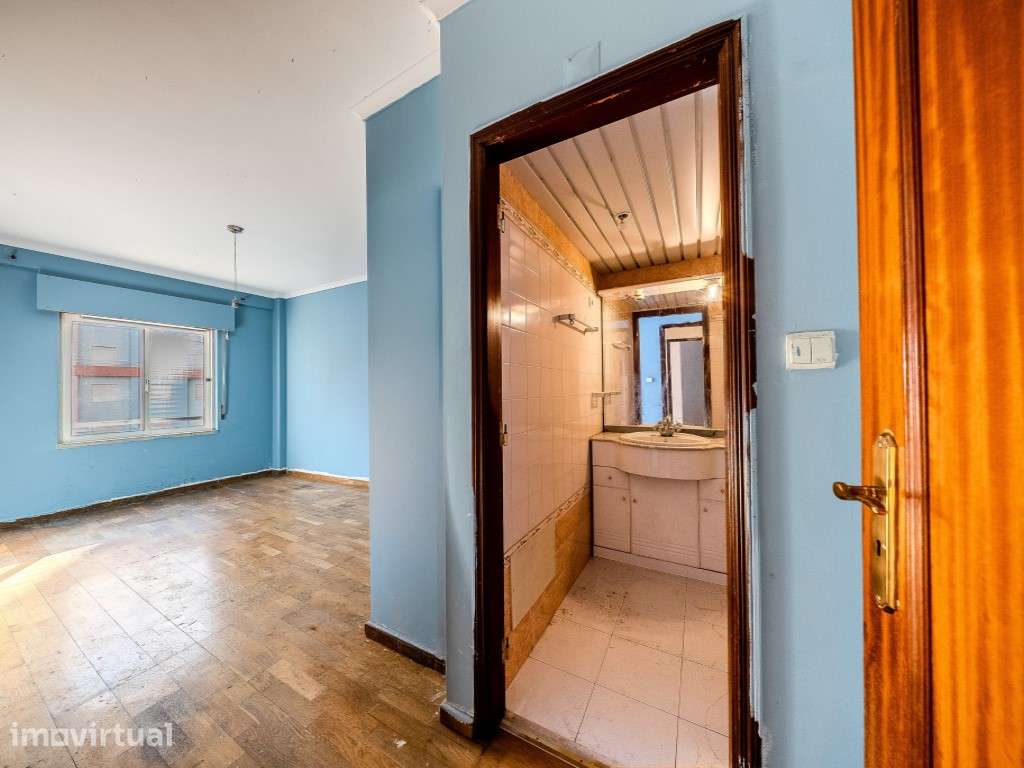 T3 com Suite, 2 Casas de Banho e Arrecadação, a 5min da Estação de ... - Grande imagem: 4/41