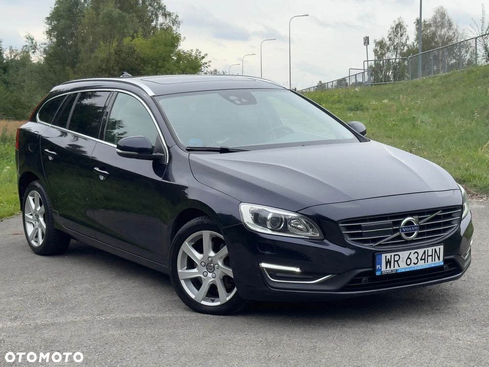 Volvo V60 D4 AWD Drive-E Dynamic Edition (Momentum) - 2