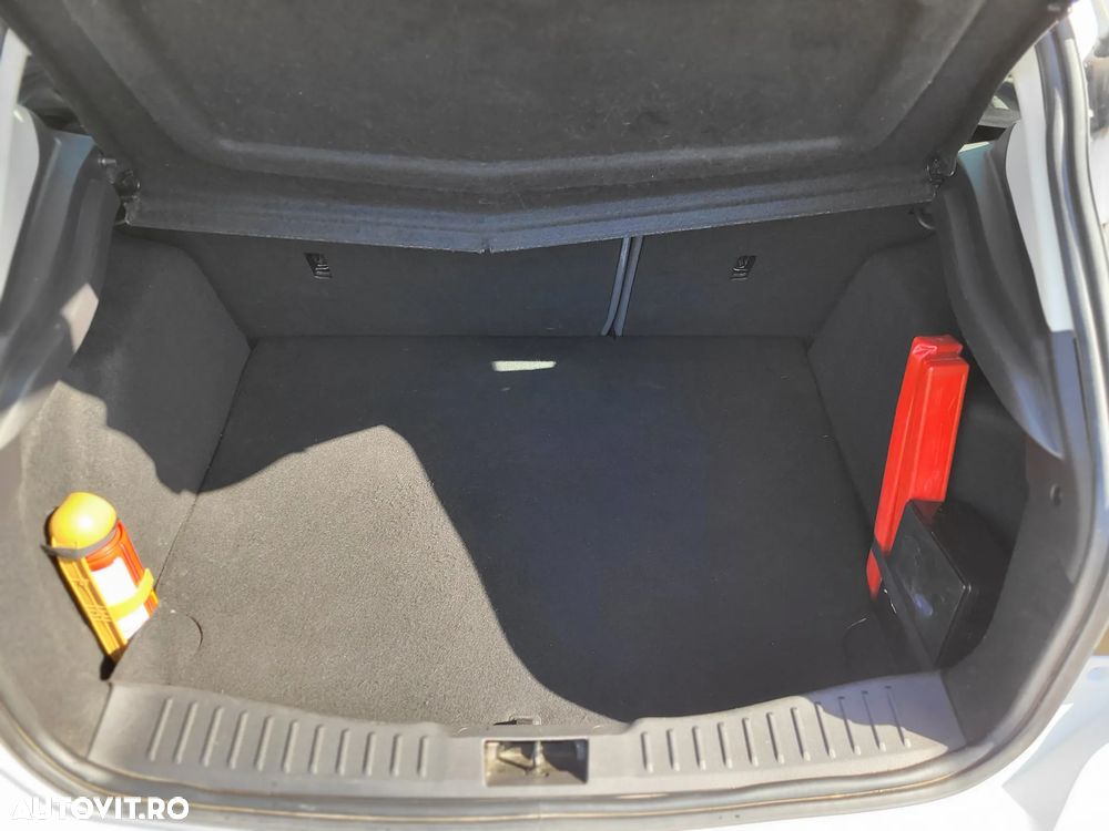 Ford Focus - 11