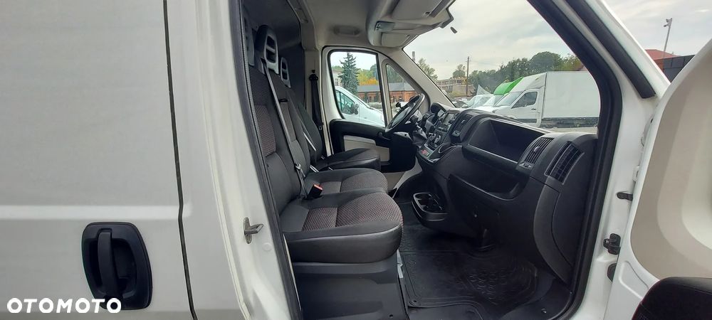 Renault TRAFIC - 21