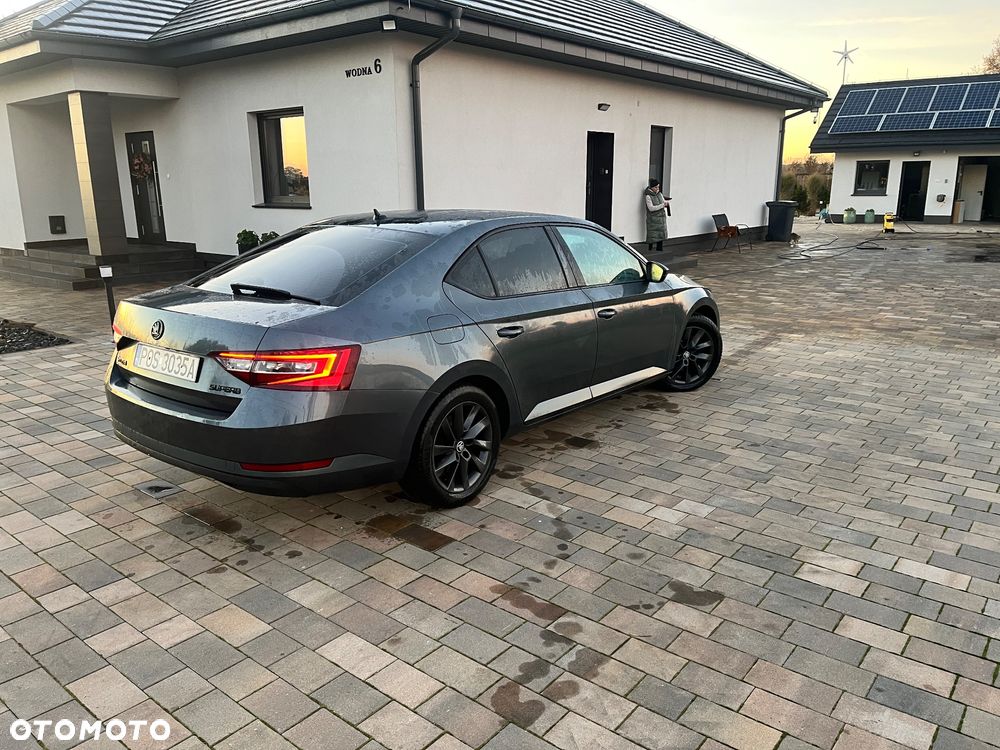 Skoda Superb 2.0 TDI Style - 4